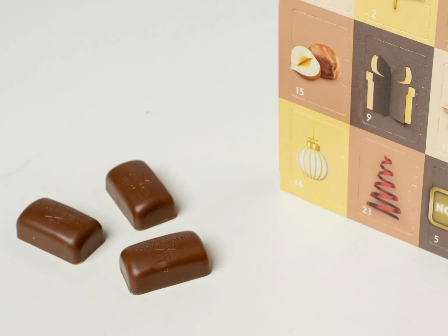 Julekalender med Nougat - Niederegger