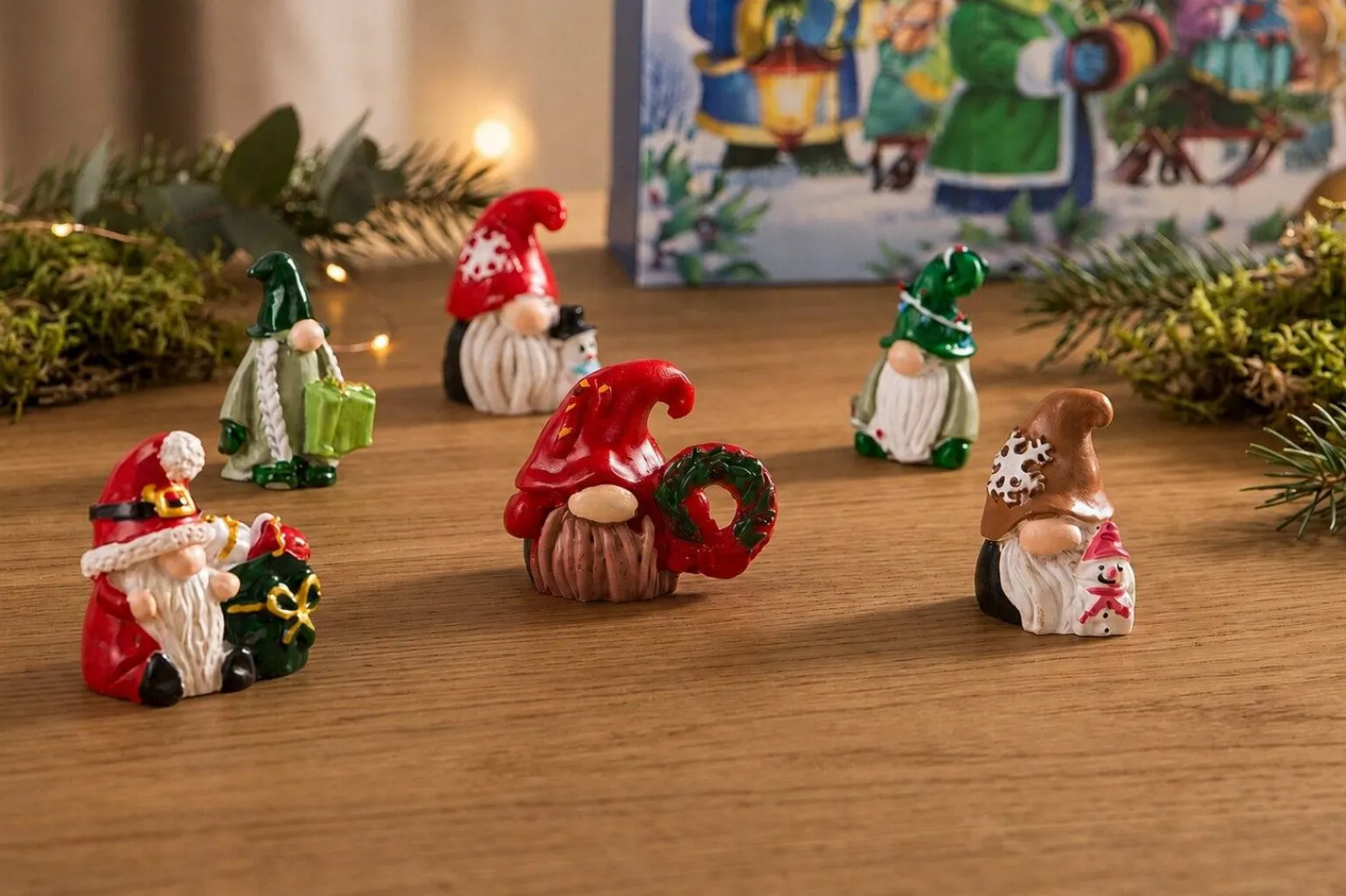Julekalender med små pyntenisser