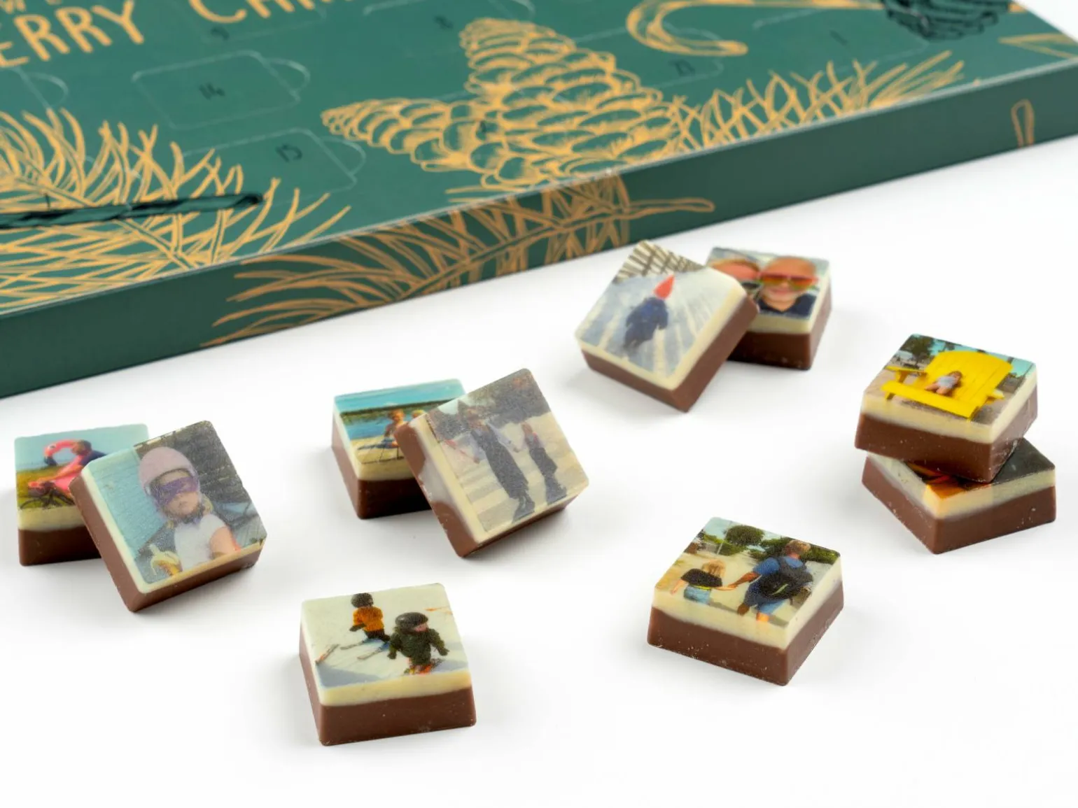 Personlig Chokoladejulekalender med 24 af dine egne Billeder