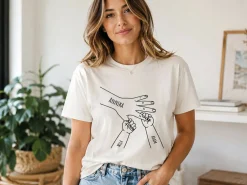 Premium T-shirt med egen tekst - Hånd i hånd