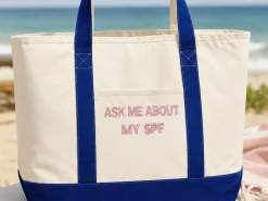 Strandtaske med broderet tekst